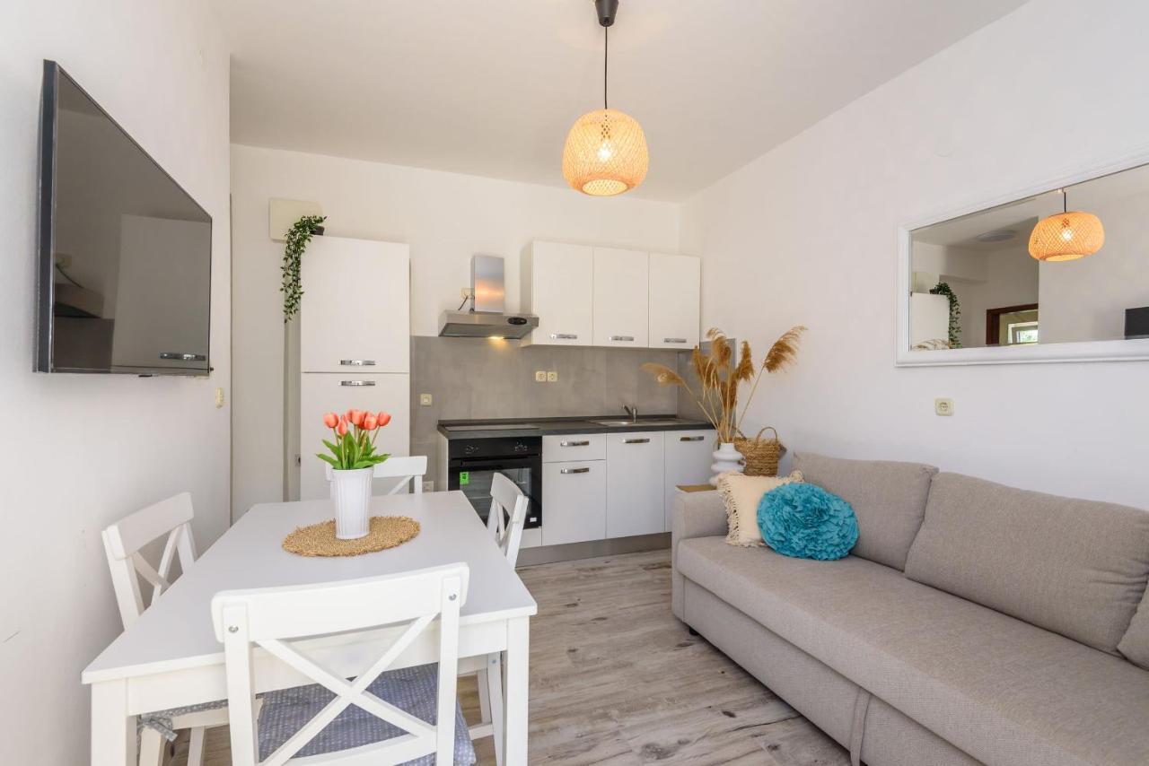Apartments Morska Vila Komarna Eksteriør billede