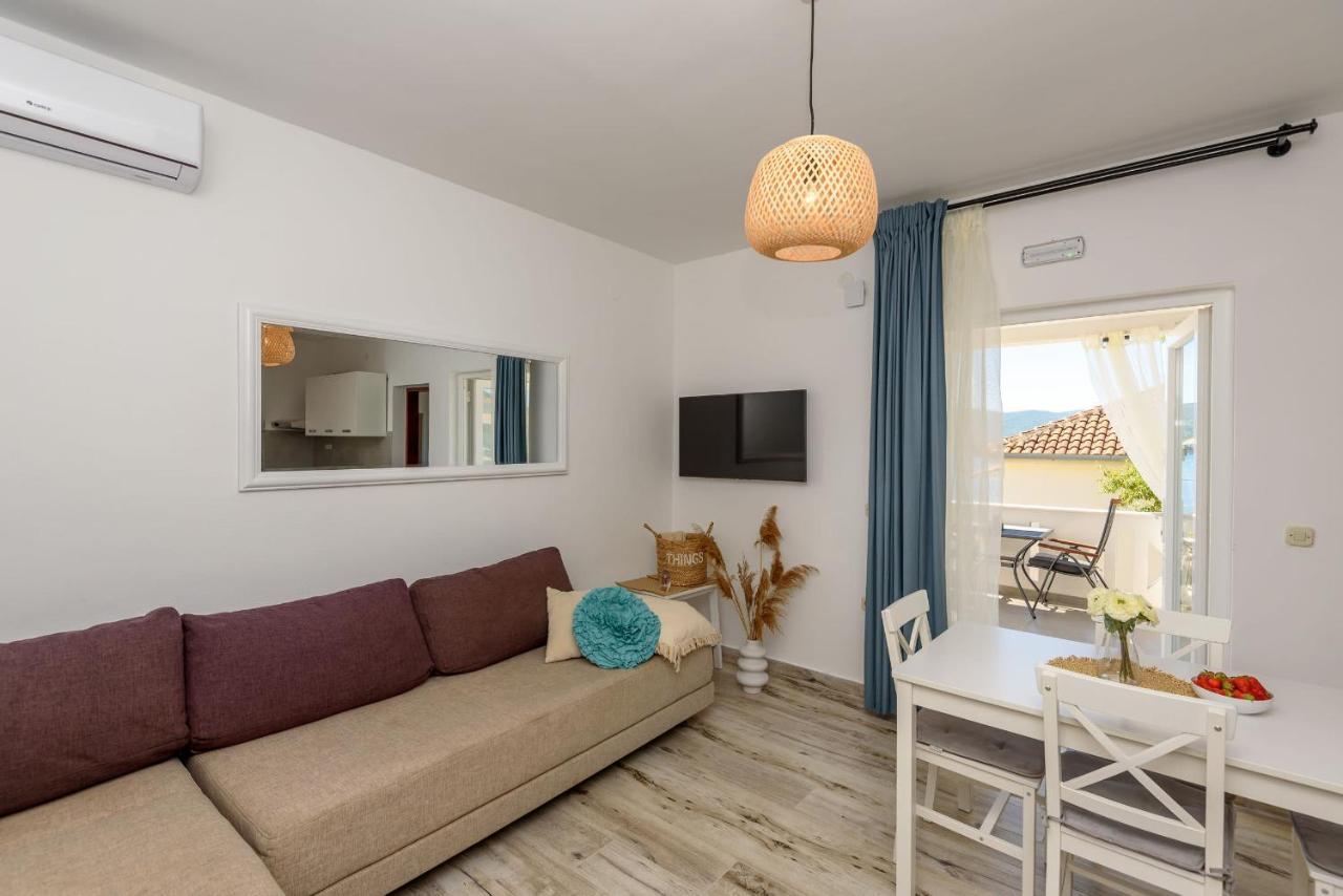 Apartments Morska Vila Komarna Eksteriør billede