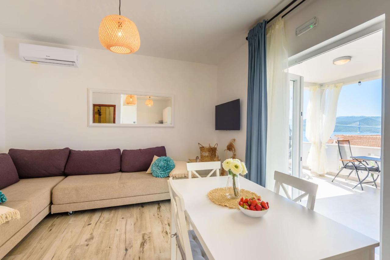 Apartments Morska Vila Komarna Eksteriør billede